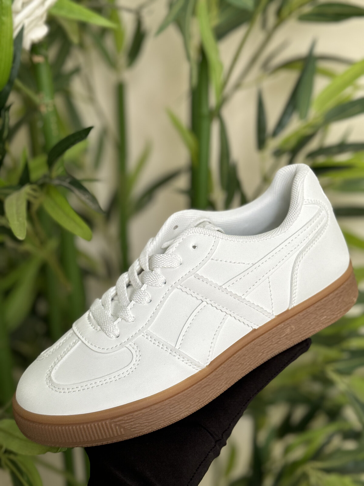 Casual Sneaker — Style 08