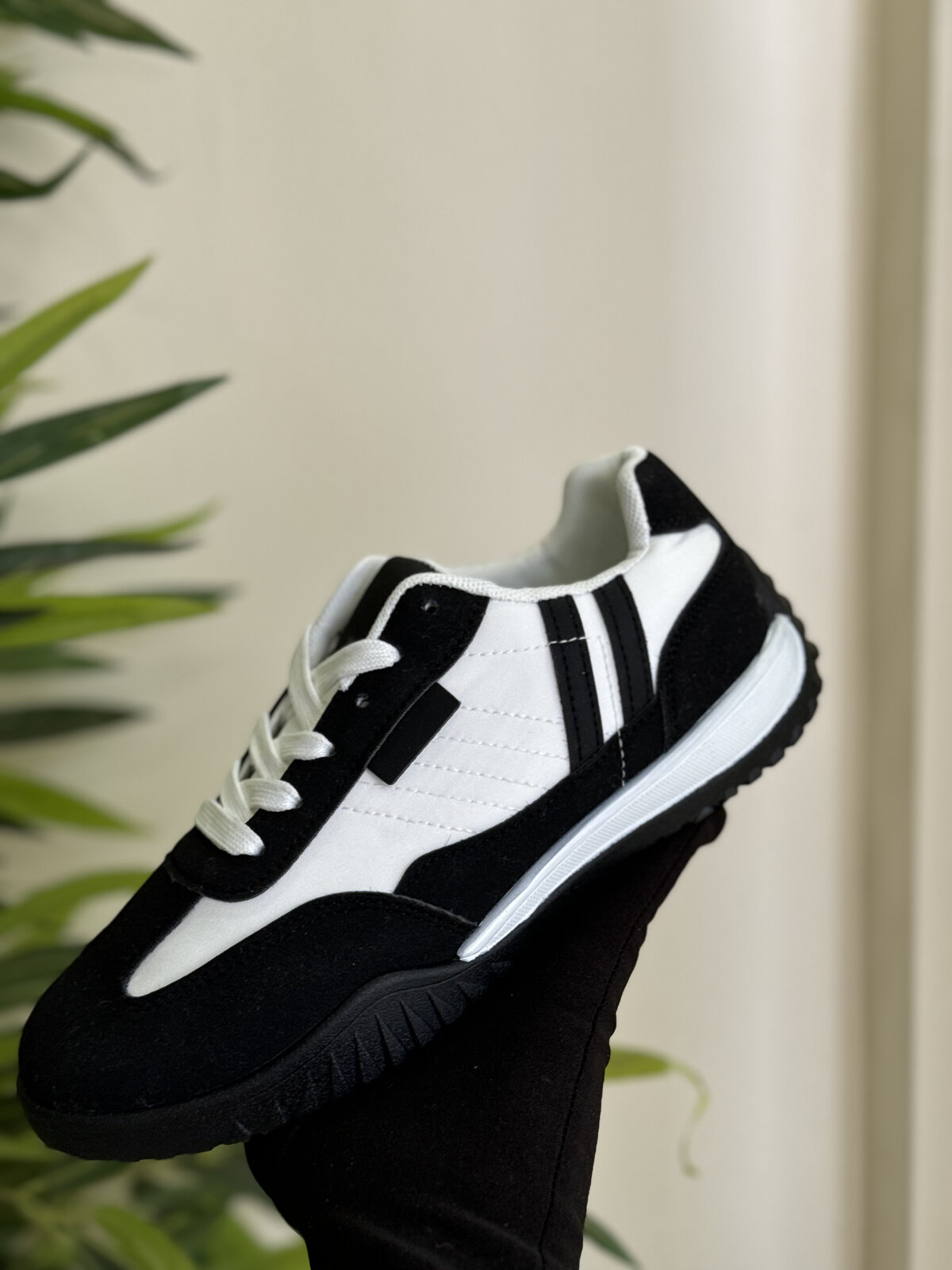 Casual Sneaker — Style 12