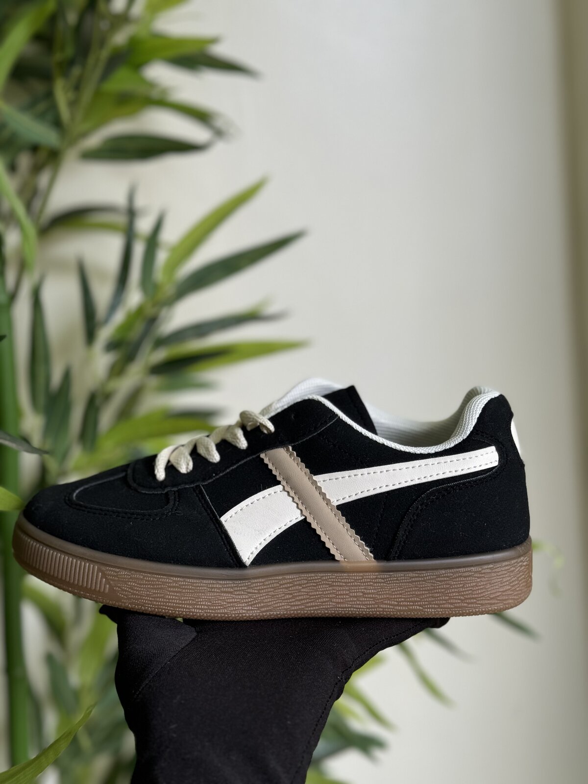 Casual Sneaker — Style 16