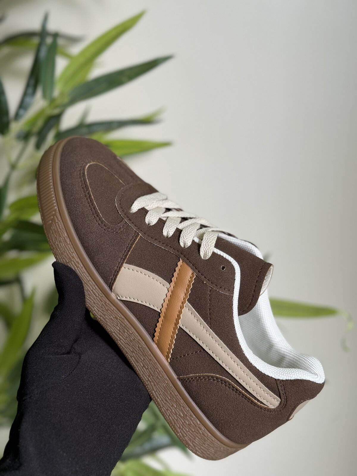 Casual Sneaker — Style 17