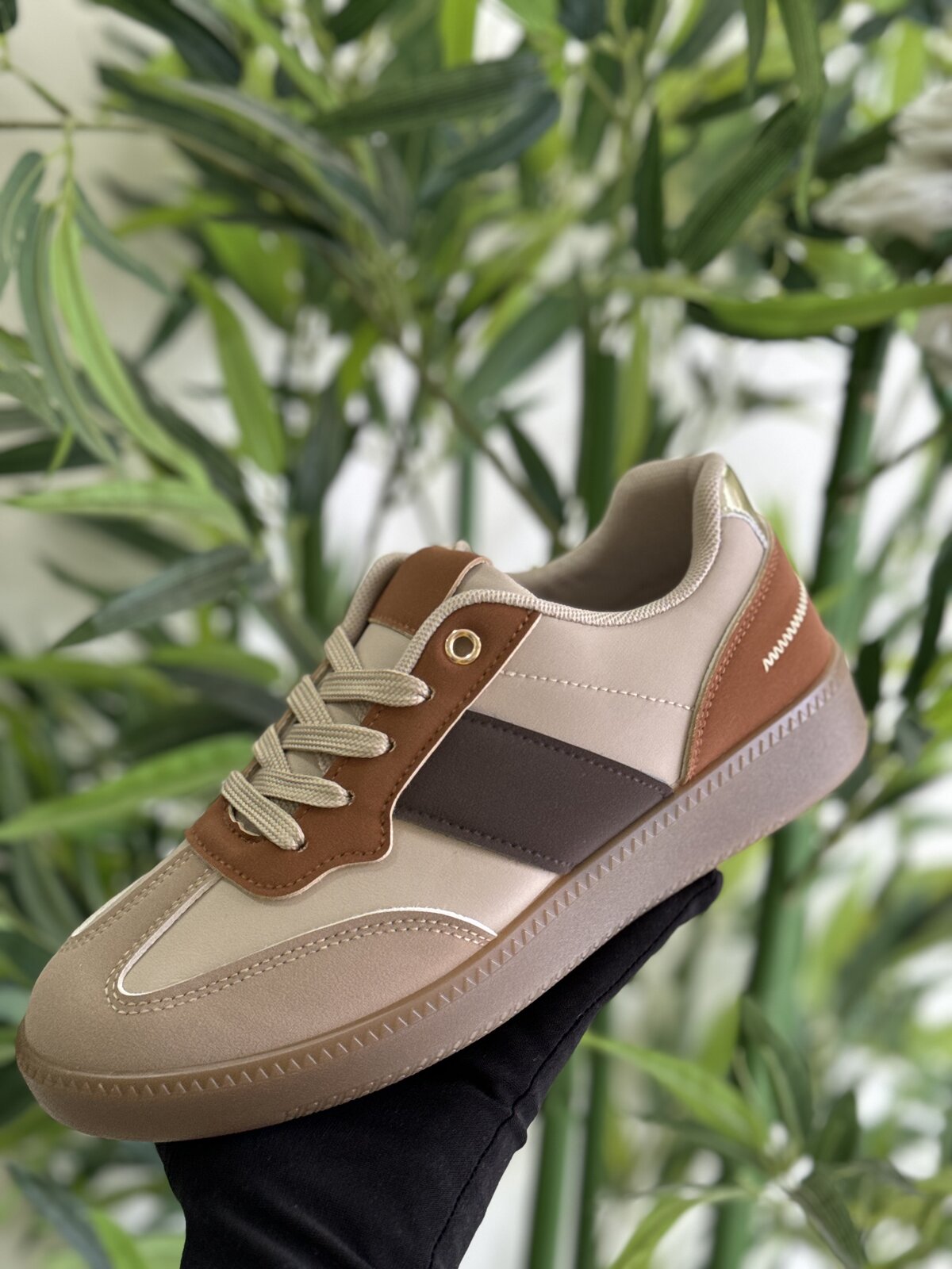 Casual Sneaker — Style 19