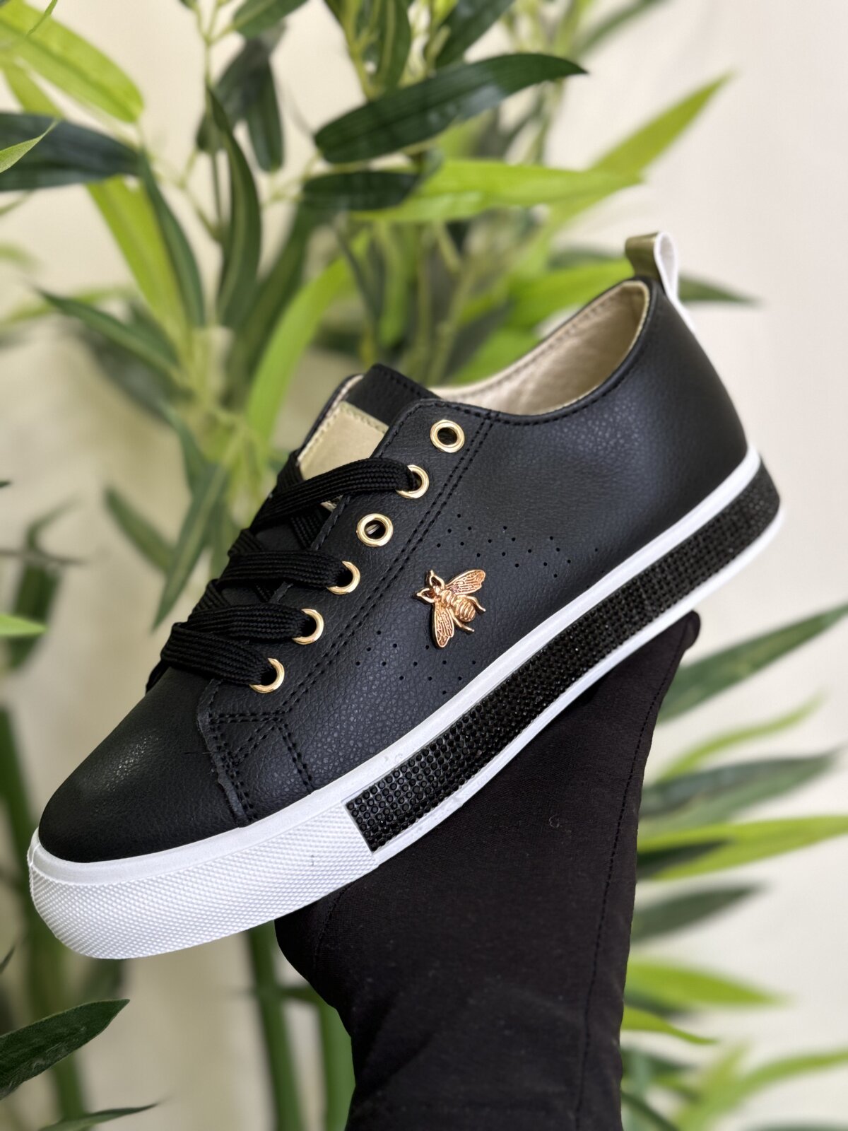 Casual Sneaker — Style 21